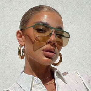 Vintage green sunglasses E1